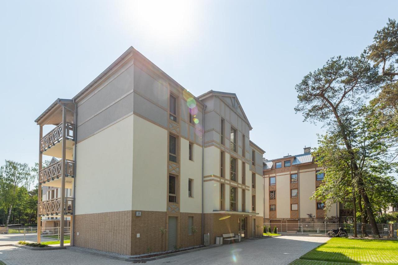 Apartament Bursztynowy Rezydencja Park เมียลโน ภายนอก รูปภาพ